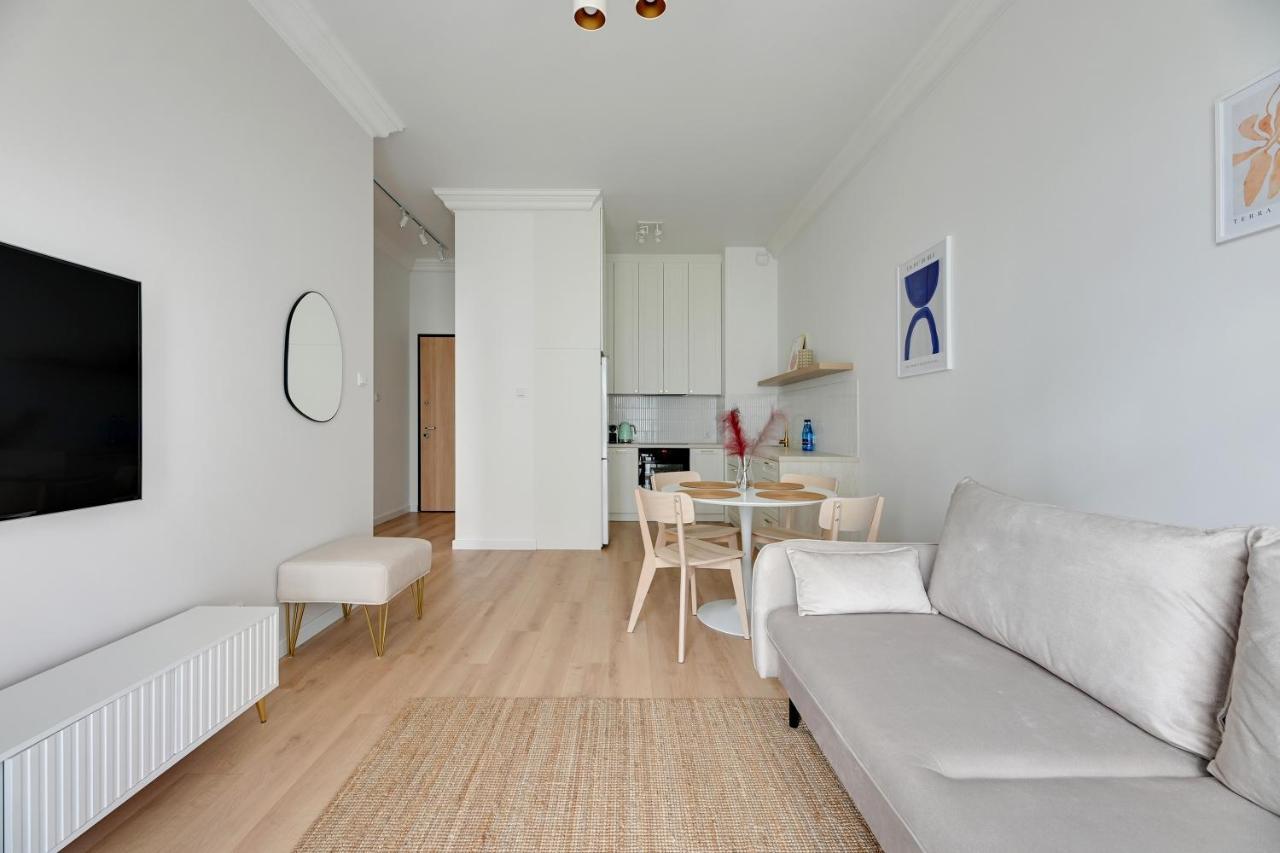 Zajezdnia Wrzeszcz Seaside & Parking By Downtown Apartments กดัญสก์ ภายนอก รูปภาพ